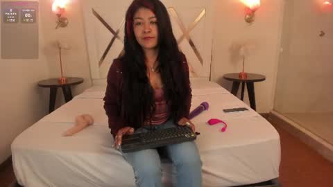 Snapshot of sky_collins_ chatting on June 29, 8:09 pm Sky online show from June 29, 8:09 pm