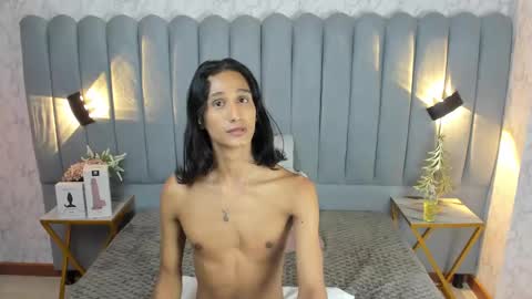 Snapshot of sky_fox_1 chatting on December 19, 2:24 pm STIVEN online show from December 19, 2:24 pm