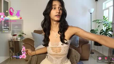Snapshot of sky_fox_1 chatting on April 21, 2:23 pm STIVEN online show from April 21, 2:23 pm