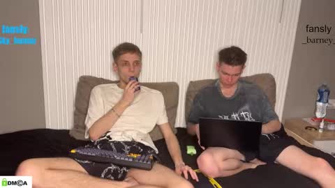 Snapshot of sky_hunter chatting on November 22, 6:18 pm sky_hunter online show from November 22, 6:18 pm