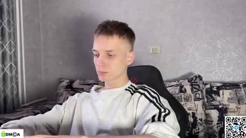 Snapshot of sky_hunter chatting on January 12, 9:14 am sky_hunter online show from January 12, 9:14 am