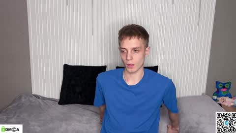 Snapshot of sky_hunter chatting on February 3, 7:19 pm sky_hunter online show from February 3, 7:19 pm