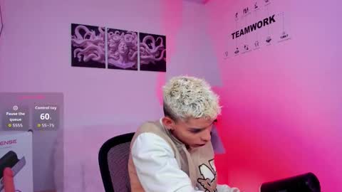 Daniel online show from December 20, 3:24 am