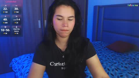 Snapshot of sky_lover_ chatting on January 19, 9:33 am Sky online show from January 19, 9:33 am