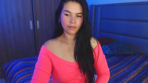 Snapshot of sky_lover_ chatting on March 2, 9:42 am Sky online show from March 2, 9:42 am
