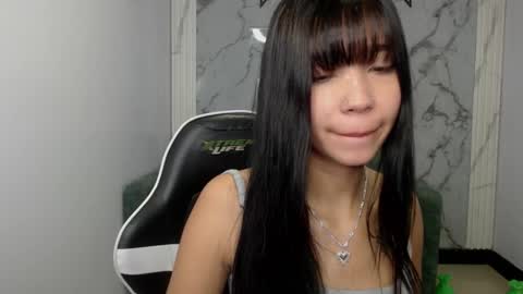 sky_sweet_a online show from December 22, 4:15 pm