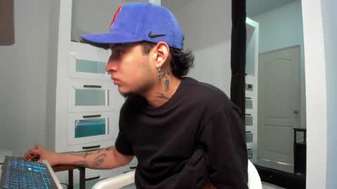 sky_wild online show from March 29, 8:31 pm