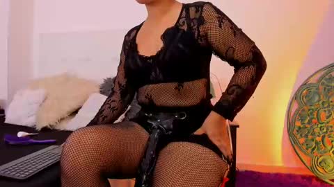 Snapshot of skydarkblue chatting on March 6, 4:08 am skydarkblue online show from March 6, 4:08 am