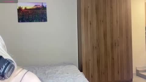 skyedavis online show from February 5, 9:30 pm