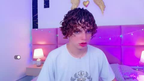 Snapshot of skyee_angel chatting on January 14, 8:03 pm Angel online show from January 14, 8:03 pm