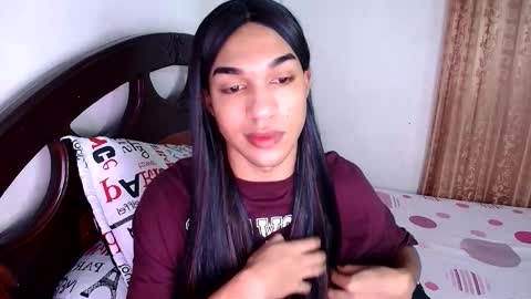 skyla online show from October 19, 3:18 am