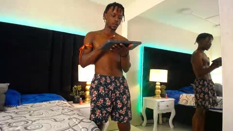 SKYLERBIGXXX online show from April 14, 4:18 am