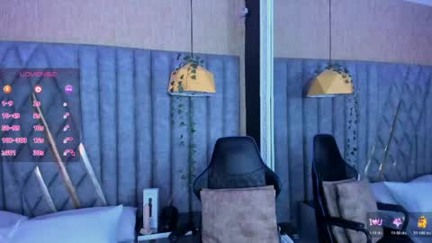 skylerbloom online show from April 13, 3:23 am