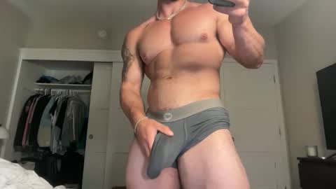 Snapshot of skylerflexes chatting on March 23, 12:36 am Skyler Flexes online show from March 23, 12:36 am