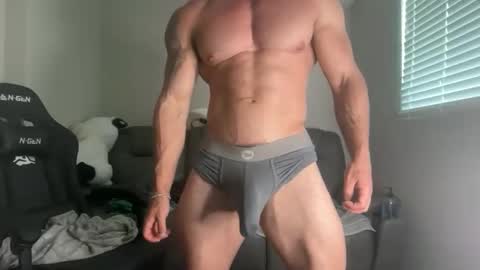 Snapshot of skylerflexes chatting on April 2, 8:06 pm Skyler Flexes online show from April 2, 8:06 pm
