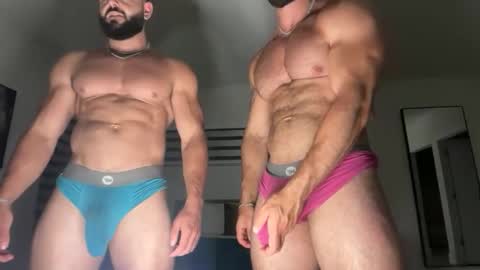 Snapshot of skylerflexes chatting on April 23, 2:35 am Skyler Flexes online show from April 23, 2:35 am