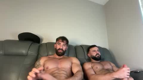 Snapshot of skylerflexes chatting on May 1, 11:09 pm Skyler Flexes online show from May 1, 11:09 pm