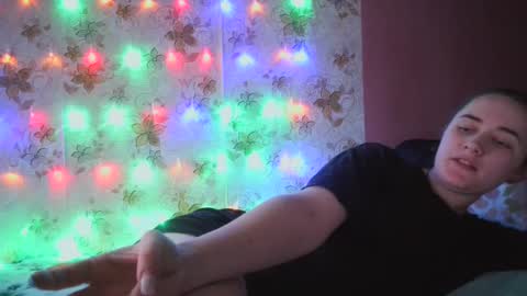 skyressie333 online show from December 21, 12:38 pm