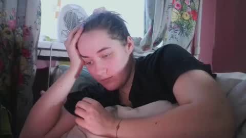 skyressie333 online show from December 28, 1:49 pm