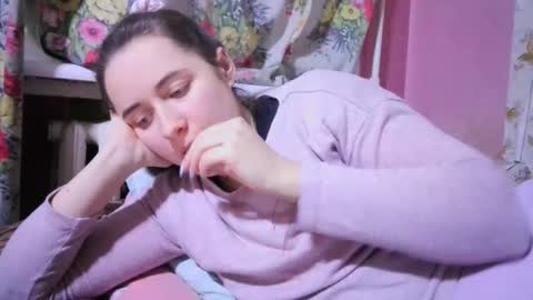 skyressie333 online show from January 5, 2:30 pm