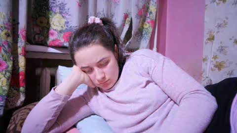 skyressie333 online show from January 5, 6:45 pm