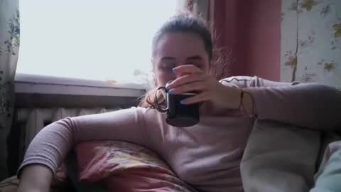 skyressie333 online show from January 10, 10:39 am