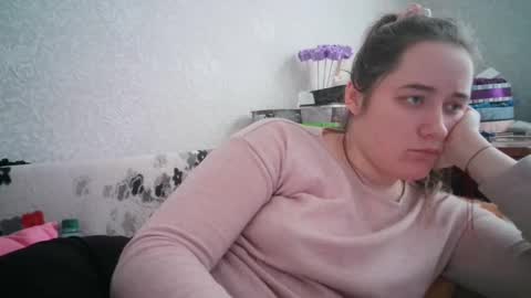 skyressie333 online show from February 22, 1:57 pm