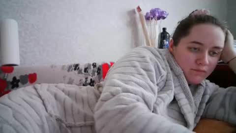 skyressie333 online show from March 11, 10:51 am