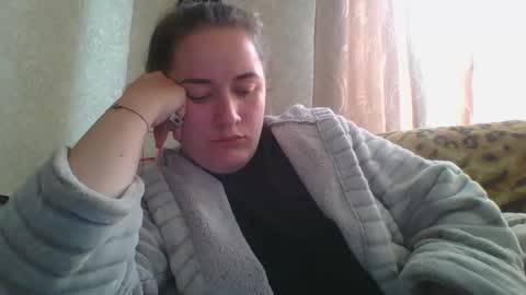 skyressie333 online show from June 4, 6:41 am