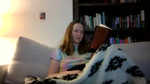 Snapshot of skywinters chatting on May 3, 1:11 am Sky Winters online show from May 3, 1:11 am