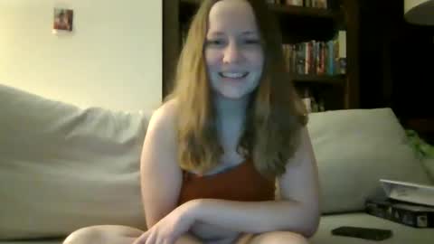 Snapshot of skywinters chatting on May 7, 3:12 am Sky Winters online show from May 7, 3:12 am