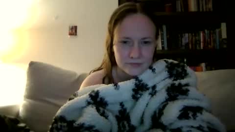 Snapshot of skywinters chatting on May 9, 1:11 am Sky Winters online show from May 9, 1:11 am