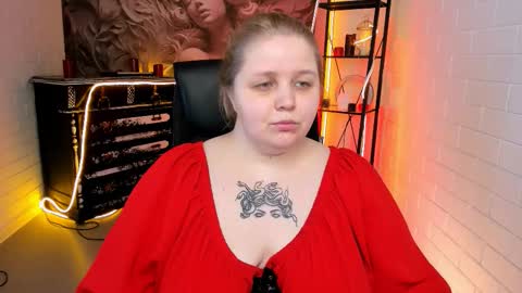 Snapshot of sladadeew chatting on February 27, 9:31 am Slada Deew online show from February 27, 9:31 am