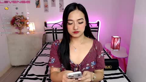 Queen Cyrine online show from January 12, 5:24 am