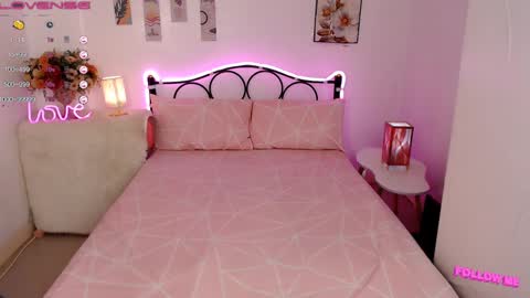 Queen Cyrine online show from February 26, 2:48 am