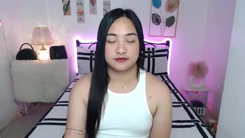 Queen Cyrine online show from March 13, 8:10 am