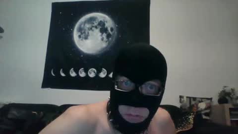 Snapshot of slaveforgodess chatting on October 14, 1:28 am slaveforgodess online show from October 14, 1:28 am