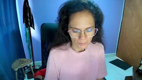 Snapshot of slavefuck chatting on December 20, 2:24 pm SlaveFuck online show from December 20, 2:24 pm