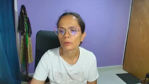 Snapshot of slavefuck chatting on February 2, 12:09 am SlaveFuck online show from February 2, 12:09 am