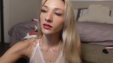 slavicprincesss online show from April 13, 12:05 am