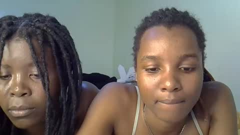 sleciah online show from December 21, 7:32 pm