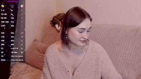 Alice online show from December 19, 4:47 pm