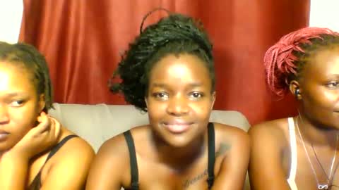 Snapshot of sleek_ass chatting on February 21, 10:37 pm sleek_ass online show from February 21, 10:37 pm
