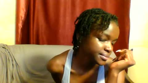 Snapshot of sleek_ass chatting on February 25, 4:42 pm sleek_ass online show from February 25, 4:42 pm
