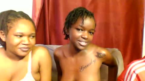 Snapshot of sleek_ass chatting on February 27, 5:13 am sleek_ass online show from February 27, 5:13 am