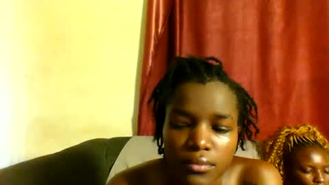 Snapshot of sleek_ass chatting on March 3, 1:09 pm sleek_ass online show from March 3, 1:09 pm