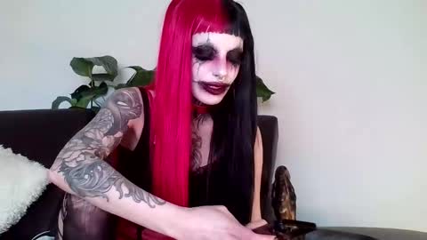 sleeperly online show from October 31, 7:26 pm