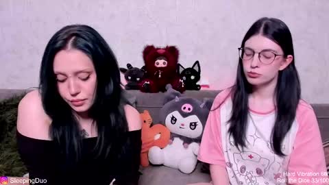 Snapshot of sleepingduo chatting on May 11, 4:04 pm Hi We are Iva and Angela Nice to meet u 3 online show from May 11, 4:04 pm
