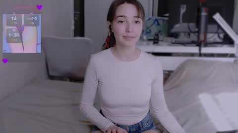 sleepy_ash_ online show from May 9, 1:49 pm