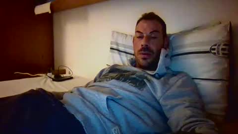 Snapshot of slevin1983 chatting on January 28, 5:56 pm slevin online show from January 28, 5:56 pm